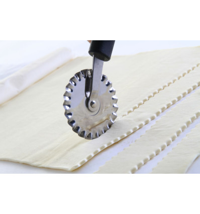 Dough cutter serrated blade