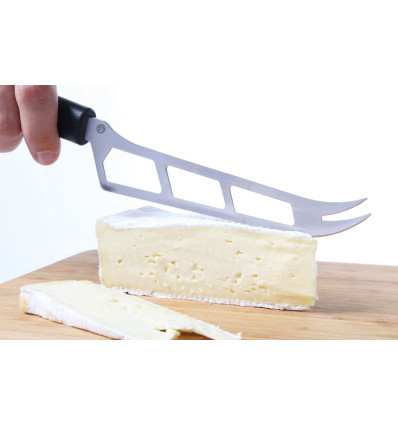 Cheese knife for soft cheese